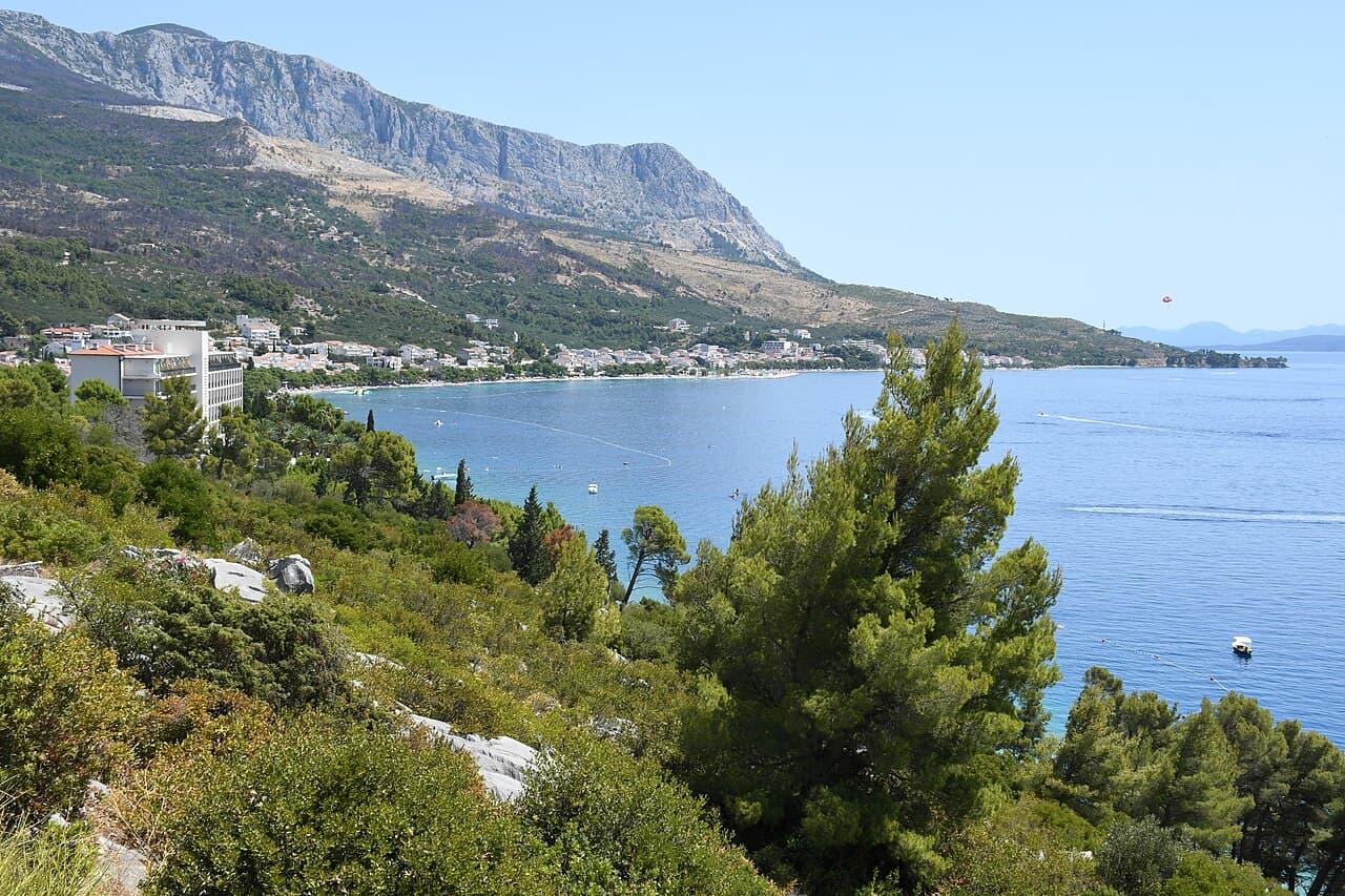 Tučepi bay and the Biokovo mountain on the Makarska Riviera